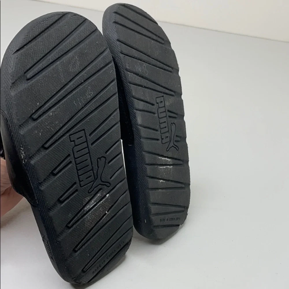 Pumas Kids Slides Size 11 black‎
